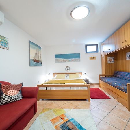 Apartments Zlatko & Mira Dorcic Baska  Phòng bức ảnh