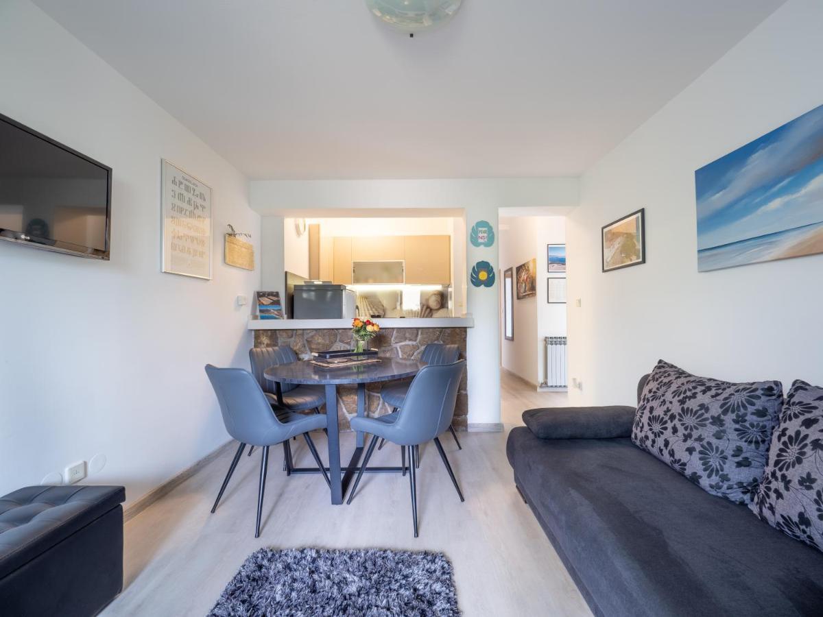 Apartments Zlatko & Mira Dorcic Baska  Ngoại thất bức ảnh