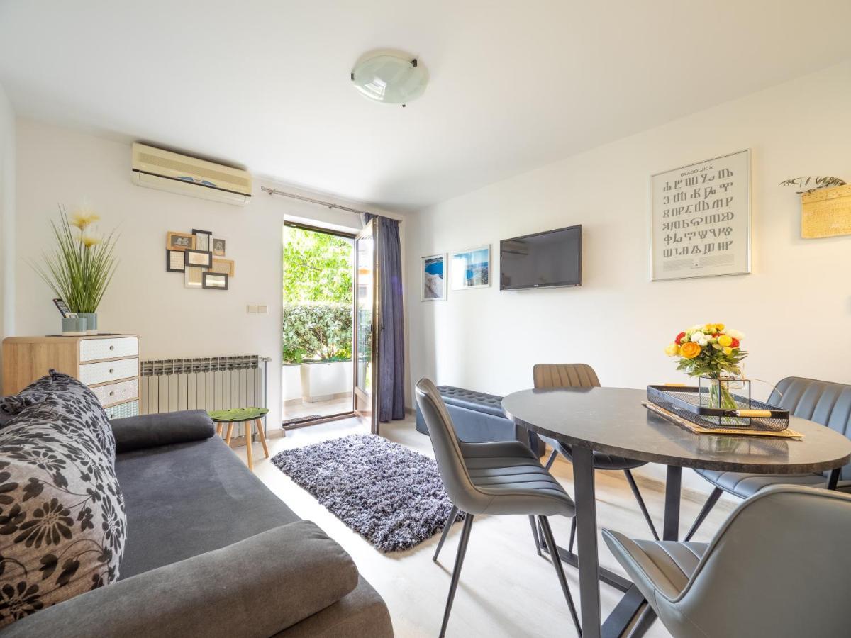 Apartments Zlatko & Mira Dorcic Baska  Ngoại thất bức ảnh