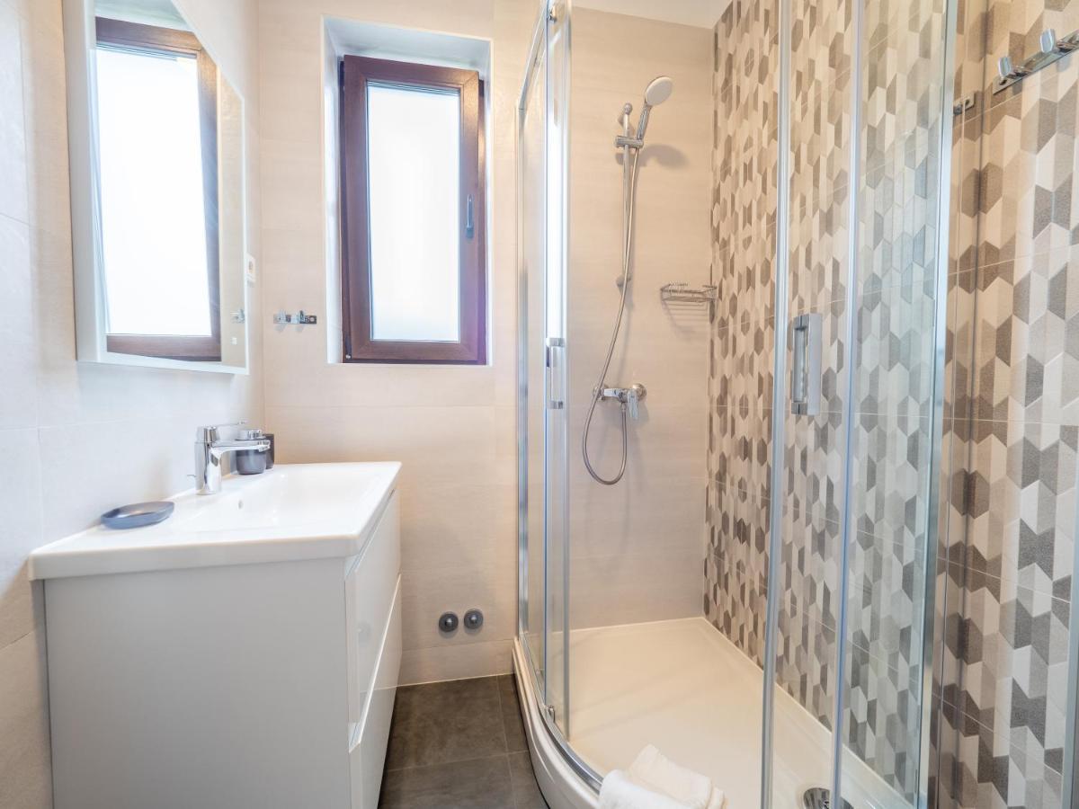 Apartments Zlatko & Mira Dorcic Baska  Ngoại thất bức ảnh