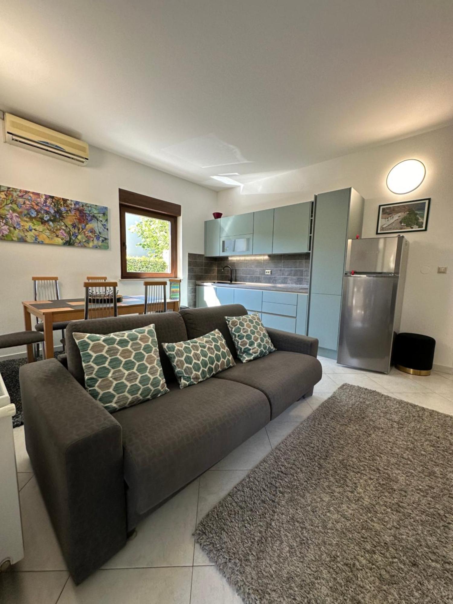Apartments Zlatko & Mira Dorcic Baska  Ngoại thất bức ảnh