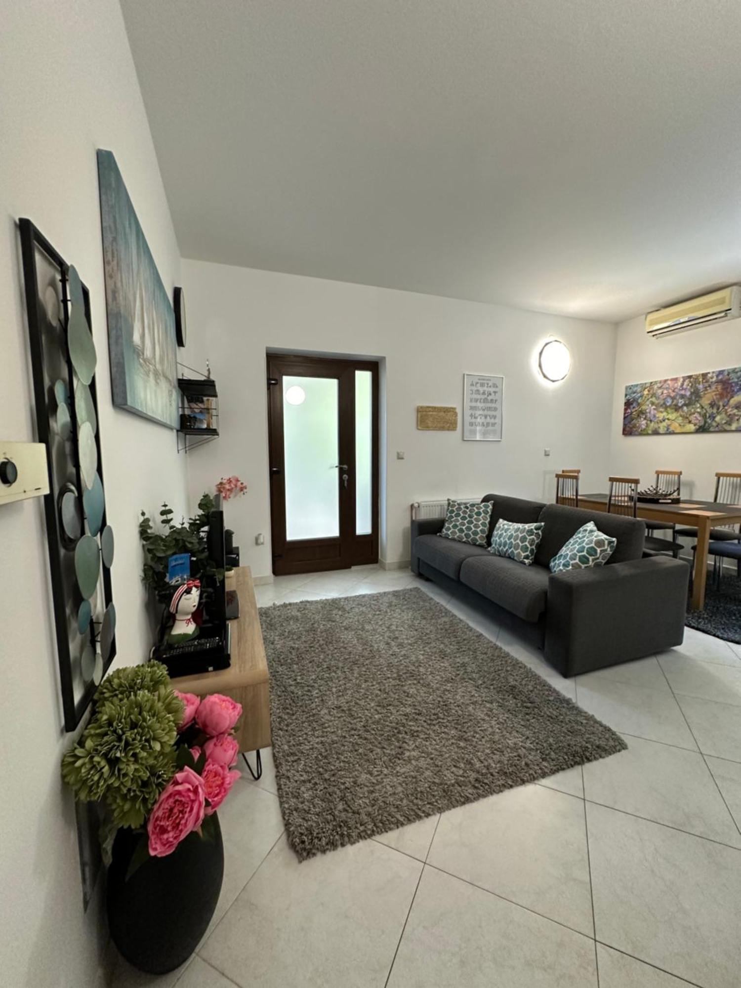Apartments Zlatko & Mira Dorcic Baska  Ngoại thất bức ảnh