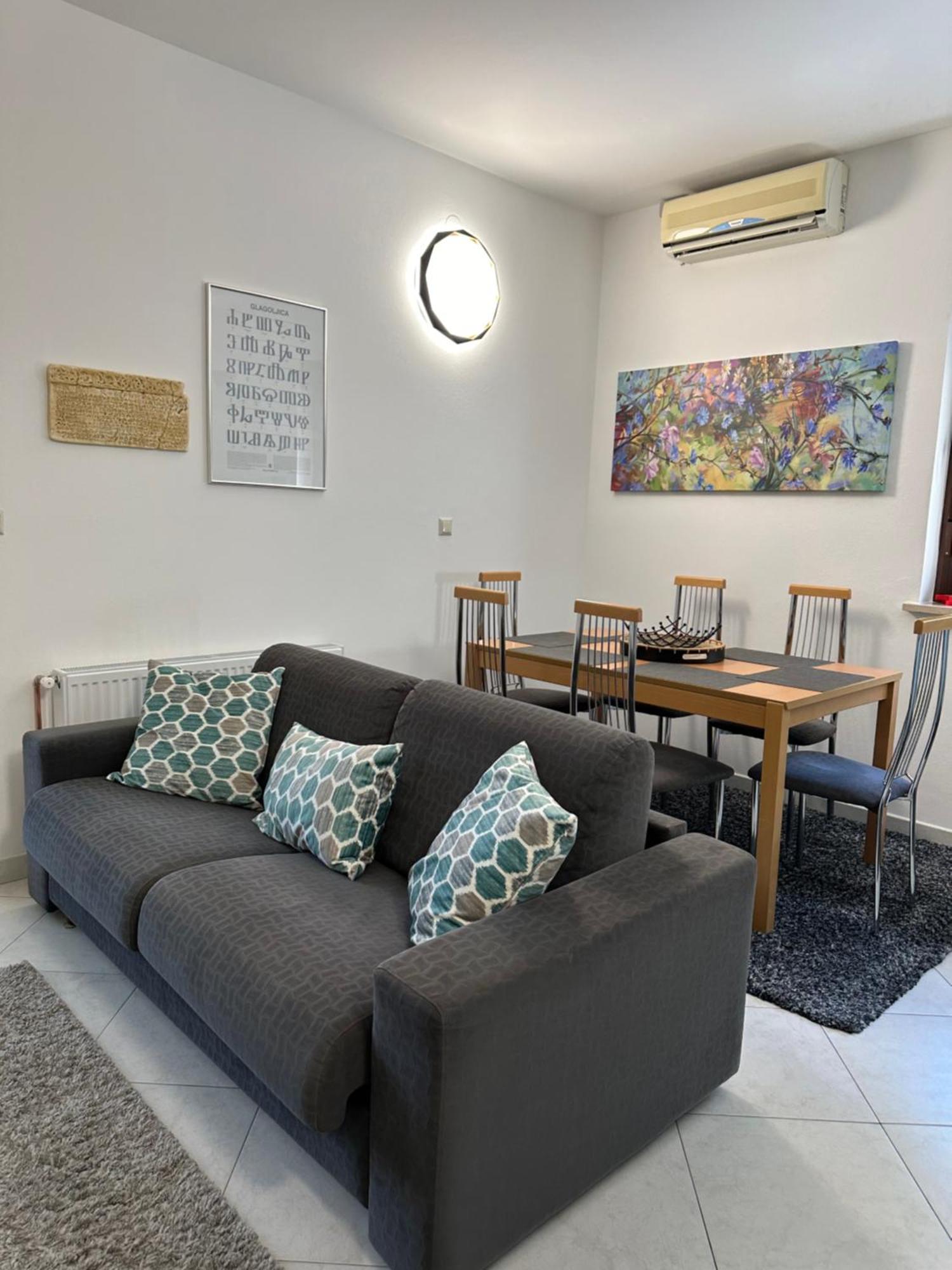 Apartments Zlatko & Mira Dorcic Baska  Ngoại thất bức ảnh