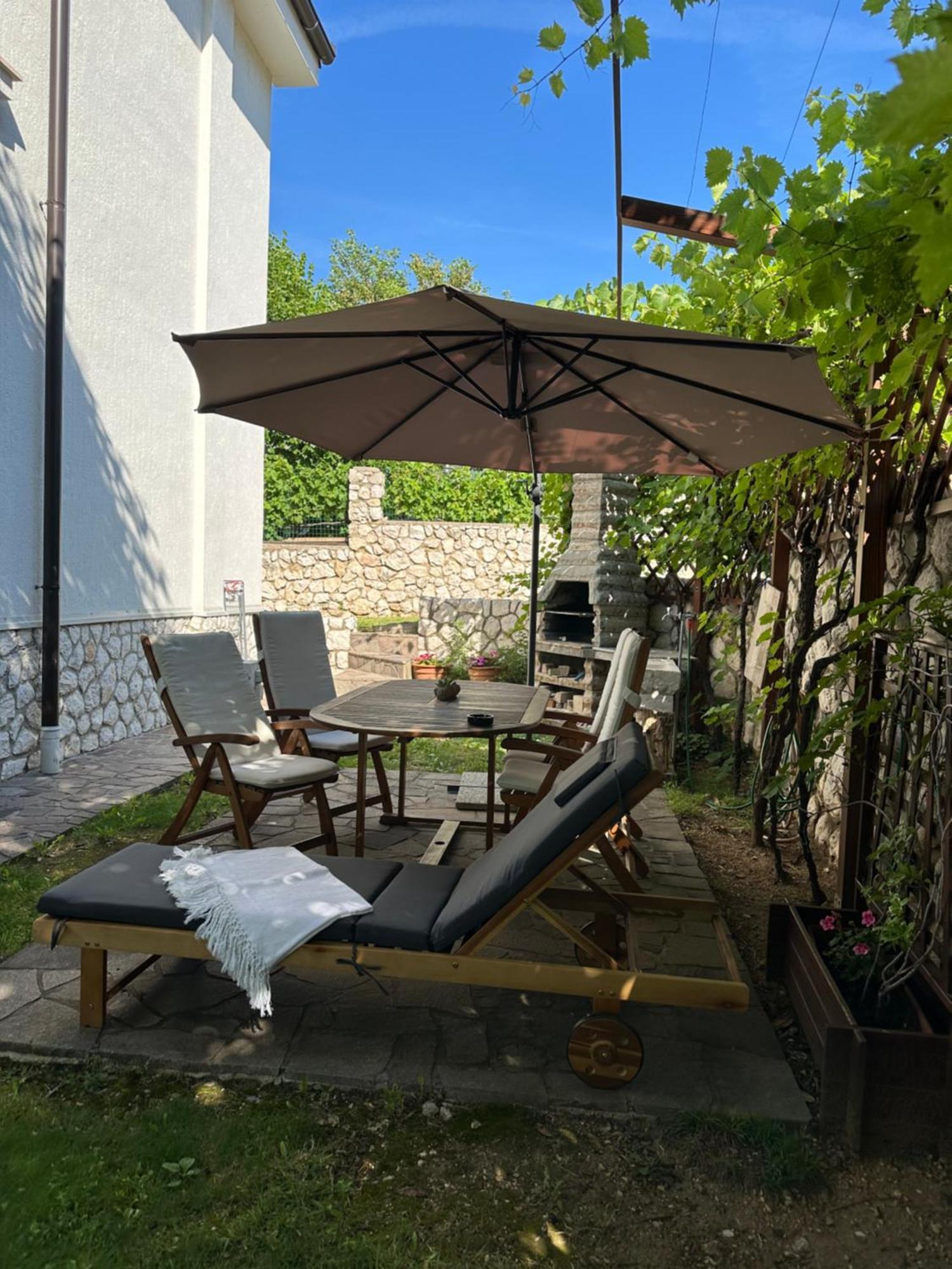 Apartments Zlatko & Mira Dorcic Baska  Ngoại thất bức ảnh